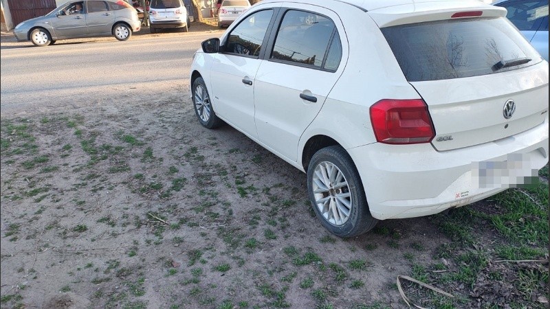 El auto robado en Zavalla, con el cual se daban a la fuga, fue secuestrado junto a una moto Honda.