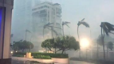 El séptimo huracán de la temporada en la cuenca atlántica alcanzó Puerto Rico menos de dos semanas después de sufrir el impacto de Irma.