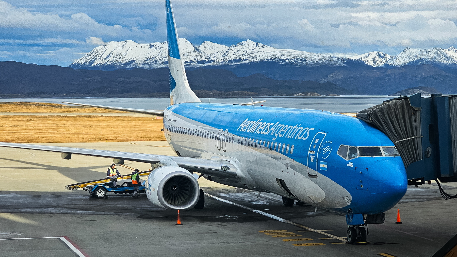 El presidente de Aerolíneas Argentinas dijo que hay compañías internacionales "interesadas" en comprarla