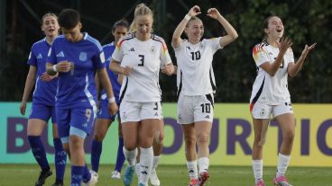 Celebra Sophie Nachtigall (10), figura con dos goles en la tarde colombiana.