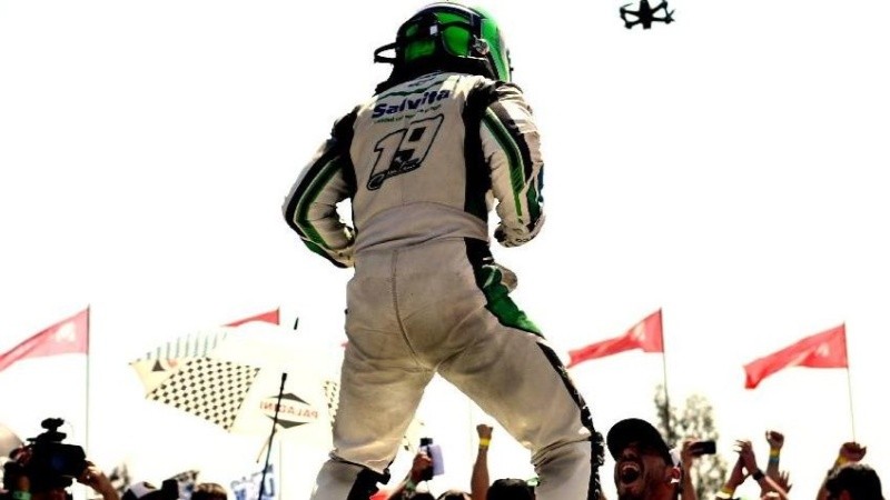 Ciantini celebra. Quedó tercero en el campeonato.