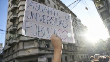 El Gobierno redobla la apuesta a pesar de las marchas ciudadanas en todo el país.