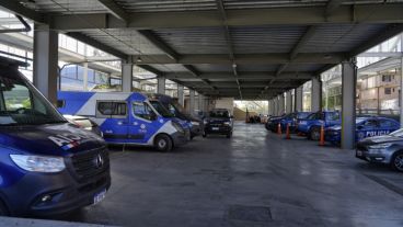 La Dirección General Policía de Acción Táctica en Rosario fue allanada por la causa federal.