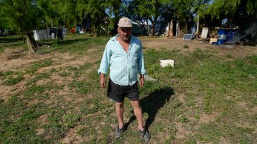 Darío, uno de los pescadores más antiguos del campamento.