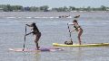 Feriado a pleno sol y calor, con la gran Regata de Sup en el río Paraná