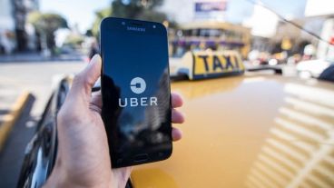 Santa Fe legalizó Uber, que en Rosario funciona de hecho pero sin estar regulado.