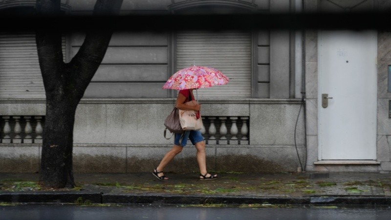 Las lluvias se quedan unos días mas en Rosario.