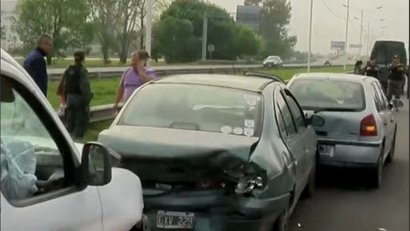 Tres autos chocaron en cadena este martes temprano en Circunvalación.