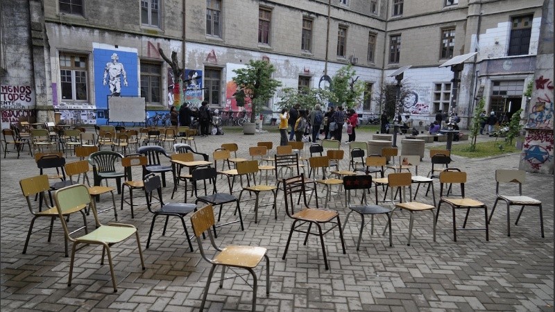 Rosario3 pasó por la facultad de Humanidades y Artes para registrar cómo se desarrollaba esta jornada especial.  