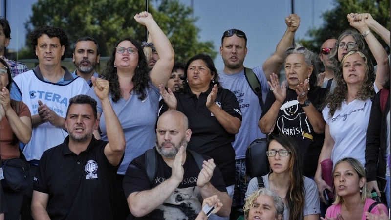 Un grupo de dirigentes de Amsafé convocó a concentrase en el Centro de Justicia Penal.