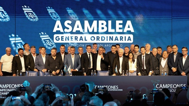 La Asamblea de la AFA que cuestionan desde el gobierno nacional.