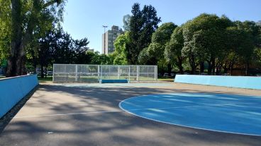 La cancha que fue vandalizada con un mensaje repudiable.