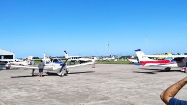 Aeródromo Municipal Tomas B. Kenny de Venado Tuerto cuenta con una pista de asfalto de 1.500 metros de largo.