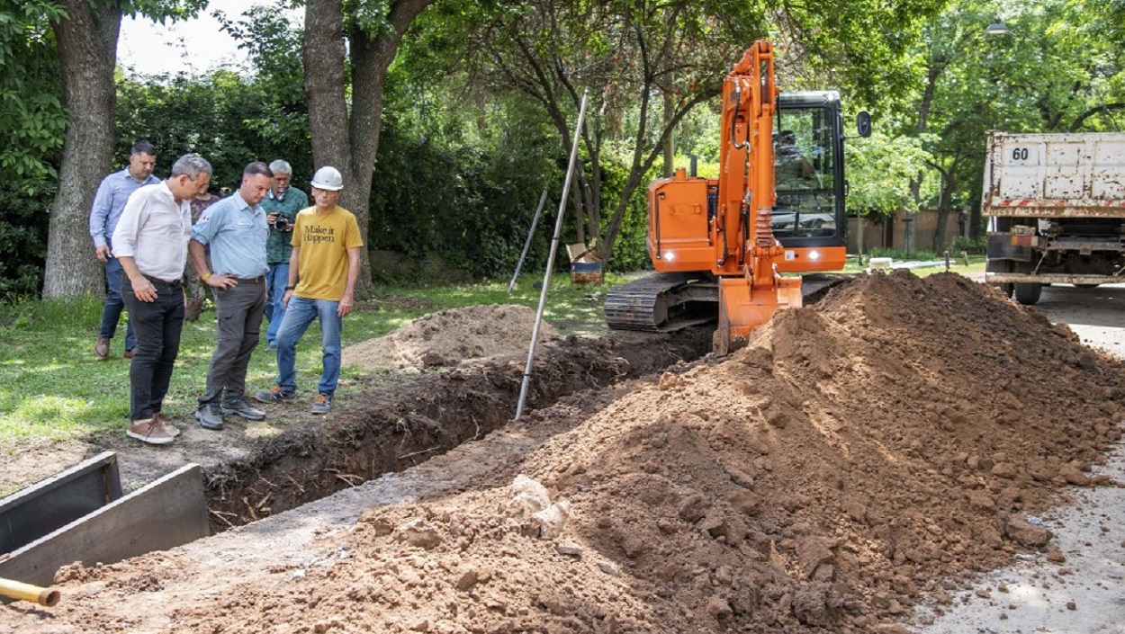 El intendente Javkin recorrió las obras que se realizan en el noroeste junto al ministro Enrico.