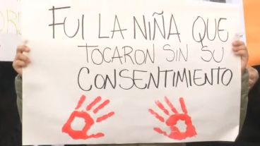 Uno de los carteles que mostraron los vecinos de Piñero en la protesta para visibilizar las denuncias.