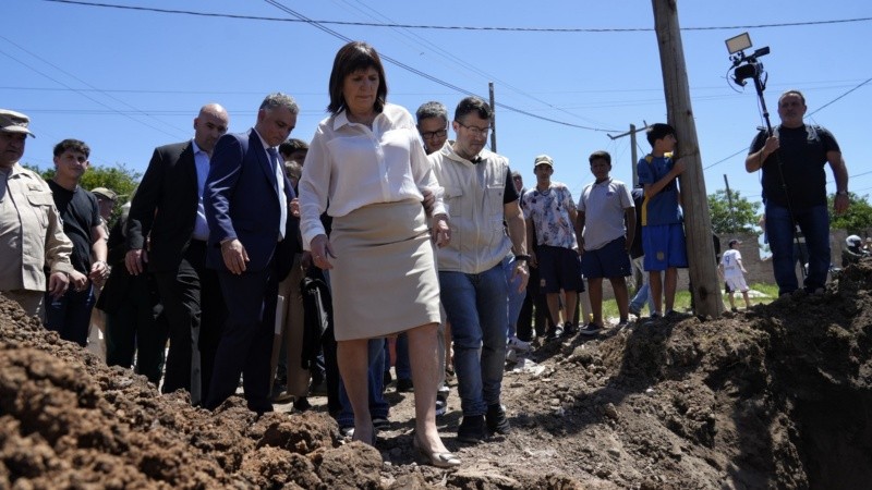 Patricia Bullrich junto al intendente Pablo Javkin