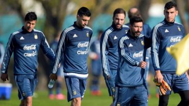 El Flaco Pastore, detrás del Patón Guzmán, Pocho Lavezzi y Gonzalo Higuaín en el seleccionado.