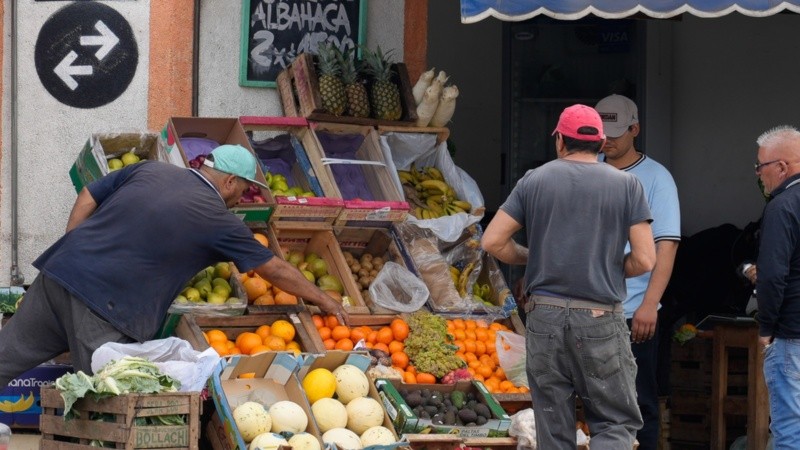 Mandarinas, cebollas y manzanas, al tope de las diferencias entre lo que se paga y lo que recibe el productor.