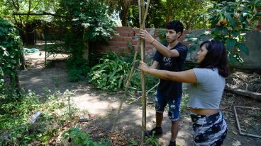 Los cursantes tiene una beca modesta que aportan "padrinos" del proyecto.