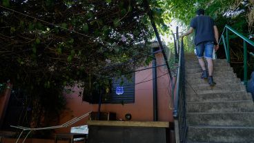 Desde el bajo, a la huerta se accede a través de una larga escalera.