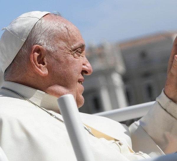 El papa se refirió a los abusos durante el rezo dominical del Ángelus.