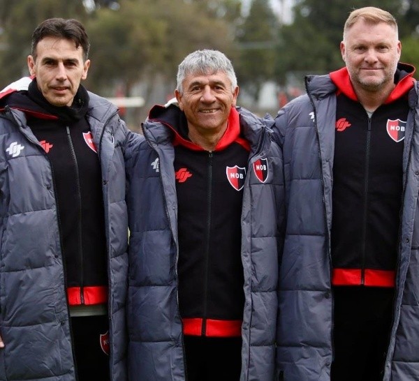 Gabriel del Valle Medina (izquierda) junto a Ariel Paolorossi y el profe Adrián Navarro.