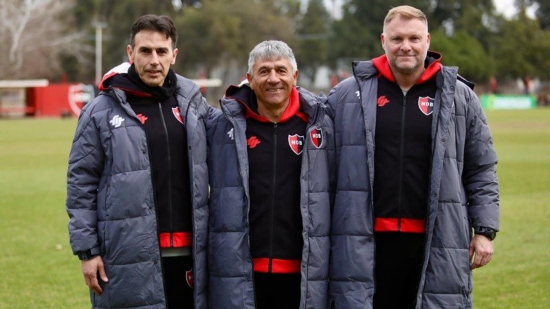 Gabriel del Valle Medina (izquierda) junto a Ariel Paolorossi y el profe Adrián Navarro.