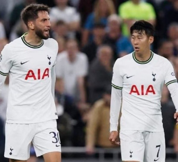 El uruguayo Bentancur y el surcoreano Son, compañeros en el Tottenham inglés.