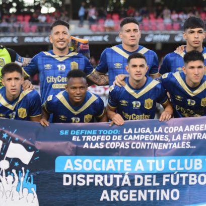 LA PLATA, ARGENTINA - Noviembre 20, 2024: Escenas del partido de la fecha 23 de la Copa de La Liga entre Estudiantes de  La Plata y Rosario Central en el estadio UNO Jorge Luis Hirschi en La Plata, Argentina.(Foto: Ignacio Amiconi/Fotobaires).