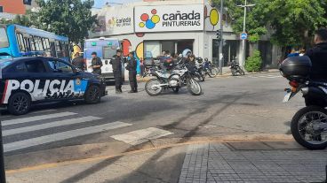 Mendoza y San Nicolás, la esquina del accidente ocurrido este viernes por la tarde.