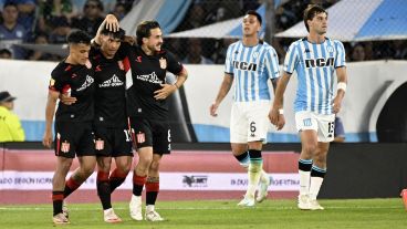 El último campeón argentino le sacó la ilusión del doblete a la Academia.