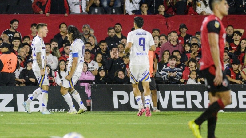 Zeballos y Boca celebran el único grito de la noche.