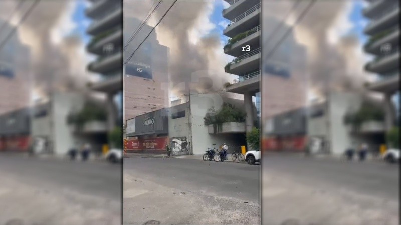 El principio de incendio que se registró en un inmueble de Rivadavia al 2500.