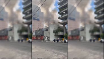 El principio de incendio que se registró en un inmueble de Rivadavia al 2500.