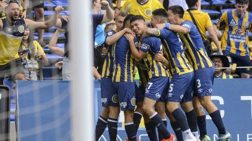 Central celebró en el último partido del año.