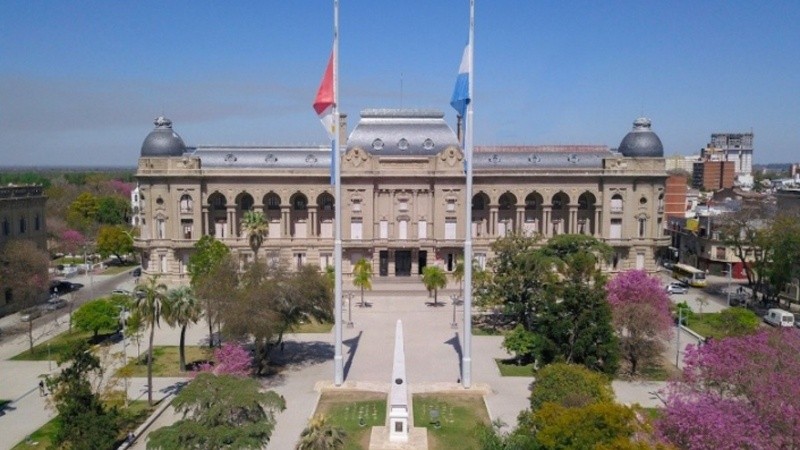 El Gobierno de Santa Fe dispuso el pago de un bono para los empleados públicos.