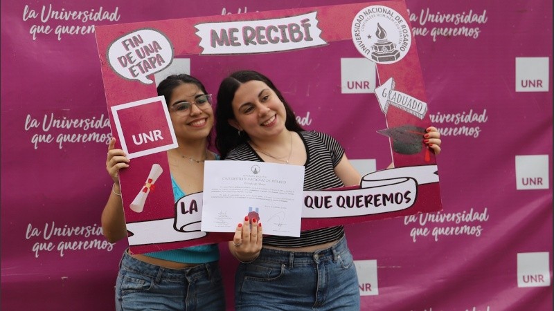 El rector de la UNR, Bartolacci, valoró la iniciativa que crece cada año: “Oficios nació como una idea de ser una puerta de acceso a la educación, un puente hacia el mundo del trabajo