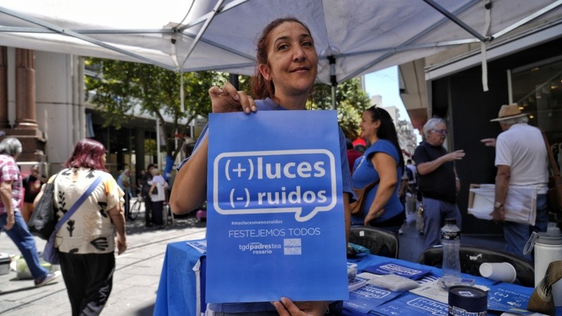 Los familiares de autistas reclamaron conciencia y no tirar pirotecnia estas fiestas para que todos puedan disfrutar.