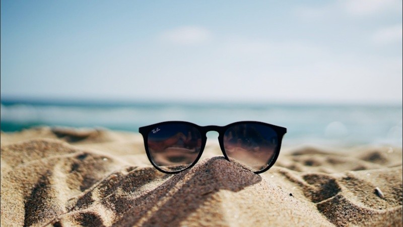 Las gafas de sol, fundamentales para cuidar nuestros ojos en verano.