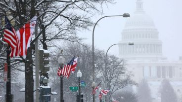 Una intensa tormenta invernal provocó temperaturas peligrosas y acumulación de nieve en una amplia región de Estados Unidos.