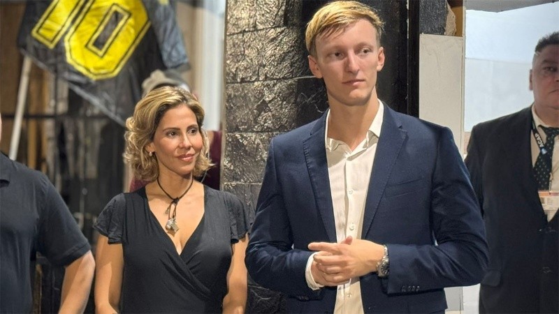 Romina Diez junto a Santiago Fontana, el candidato en Baigorria.